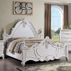 Letto a pannelli con baldacchino a quattro colonne Eugene Traditional in legno massello di ciliegio scuro con dettagli intagliati