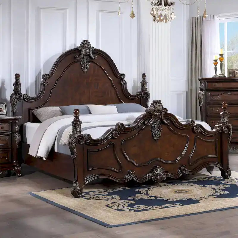 Letto a pannelli con baldacchino a quattro colonne Eugene Traditional in legno massello di ciliegio scuro con dettagli intagliati