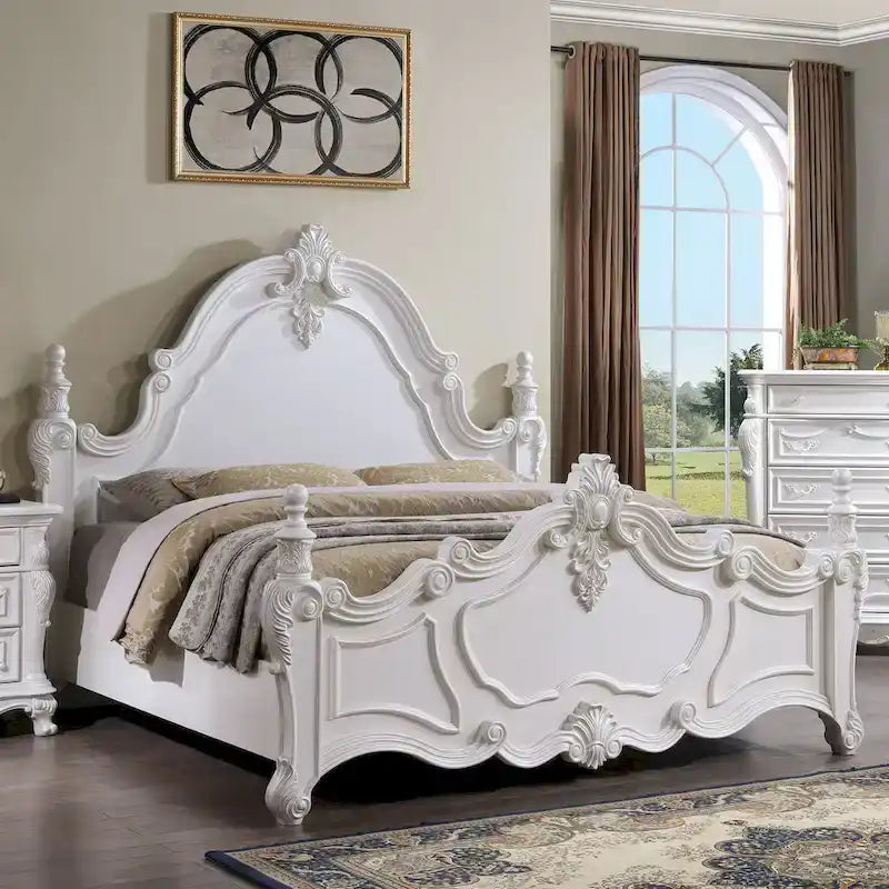 Letto a pannelli con baldacchino a quattro colonne Eugene Traditional in legno massello di ciliegio scuro con dettagli intagliati