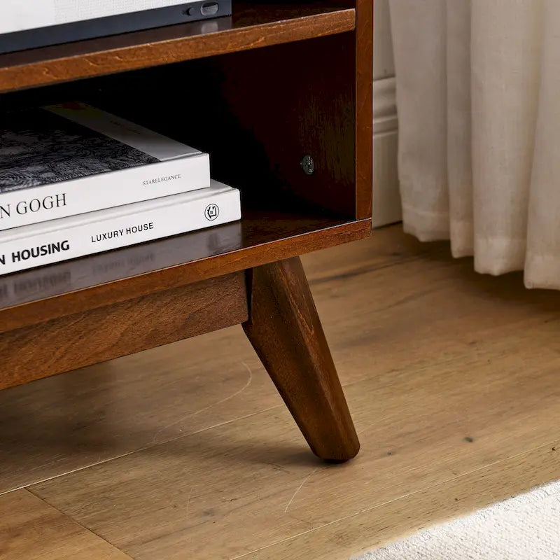 Mobile TV Noce 59" con Ripiani Aperti e Ante in Rattan per TV fino a 65"