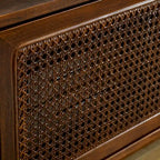 Mobile TV Noce 59" con Ripiani Aperti e Ante in Rattan per TV fino a 65"