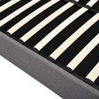 Letto imbottito moderno con piattaforma e sistema di sollevamento idraulico