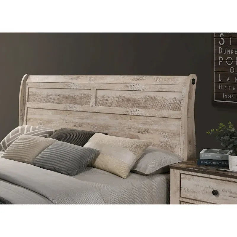 Set da camera da letto Imerland in finitura bianco lavato contemporaneo con letto a slitta, comò, specchio, due comodini