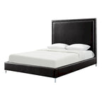 Letto Queen in similpelle imbottito in legno massello nero con borchie decorative