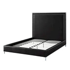 Letto Queen in similpelle imbottito in legno massello nero con borchie decorative