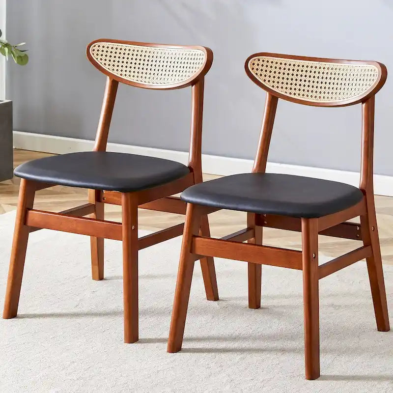 La sedia da pranzo in legno massello, elegante e resistente, dallo schienale piccolo e curvo, cuscino in PU e dalla forma armoniosa si adatta a qualsiasi ambiente