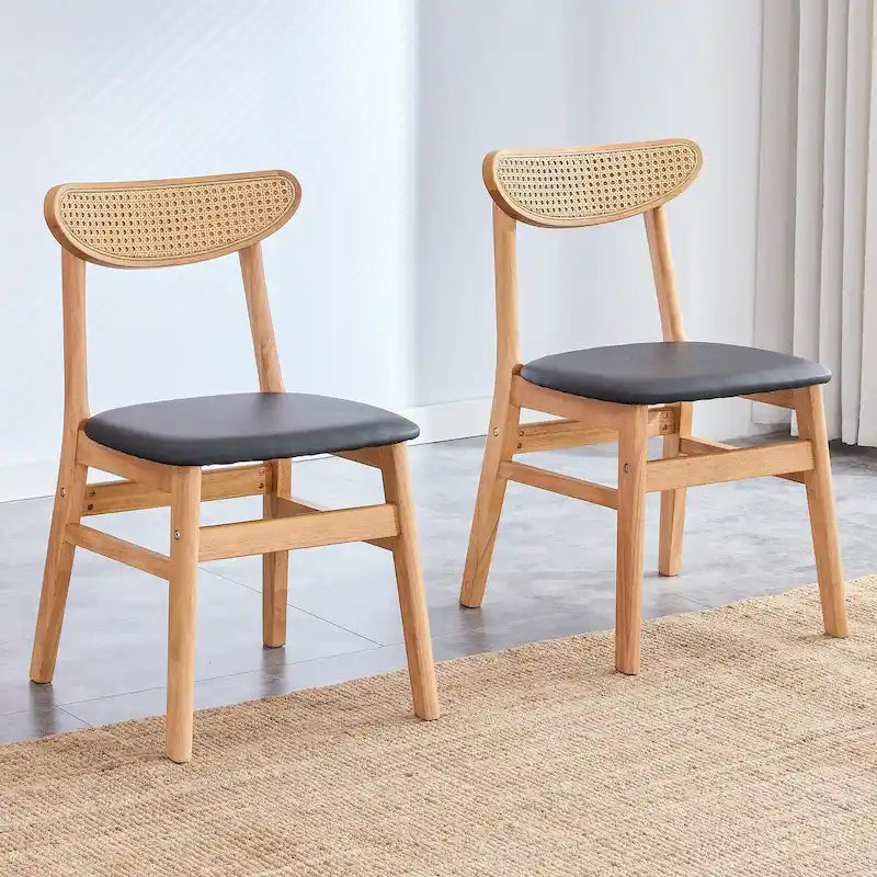 La sedia da pranzo in legno massello, elegante e resistente, dallo schienale piccolo e curvo, cuscino in PU e dalla forma armoniosa si adatta a qualsiasi ambiente