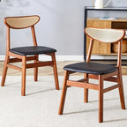 La sedia da pranzo in legno massello, elegante e resistente, dallo schienale piccolo e curvo, cuscino in PU e dalla forma armoniosa si adatta a qualsiasi ambiente