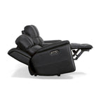 Divanetto reclinabile elettrico a gravità zero Crew in pelle con console, poggiatesta e supporto lombare elettrici di Flexsteel